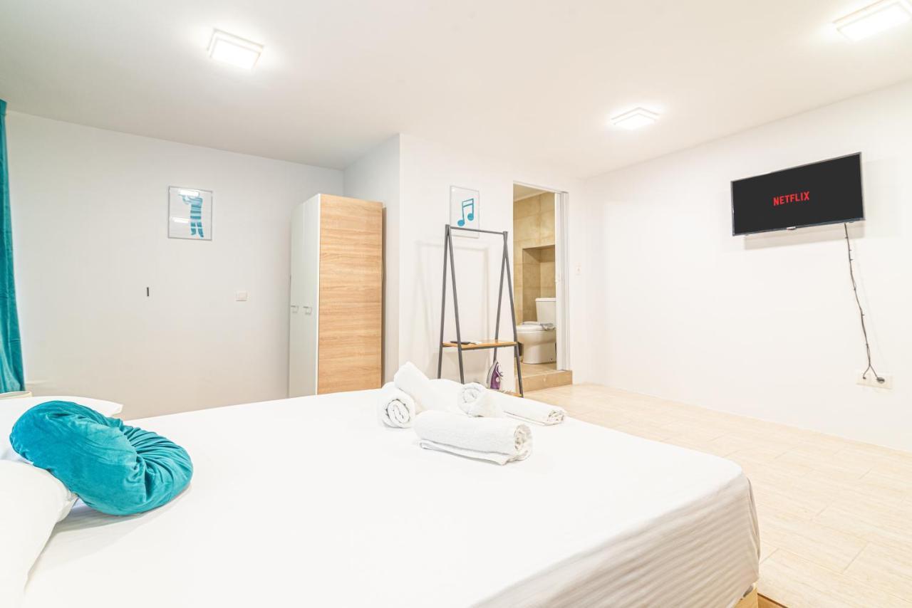 New Loft In The Heart Of City Center Iraklio Eksteriør billede